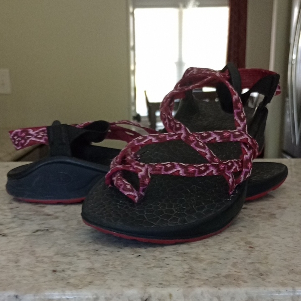 Women's Chaco ZX 2 Cloud Adjustable Strap Sandals Size 9 Maron And Purple